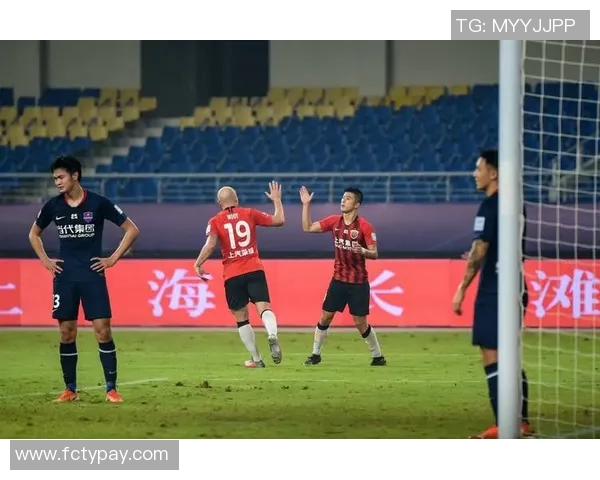 今天上港足球比赛实况录像直播精彩回顾与分析让我们一起见证足球盛宴 今天上港足球比赛实况录像直播精彩回顾与分析让我们一起见证足球盛宴