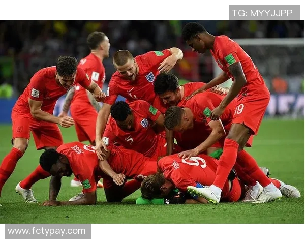 英格兰队员赛后庆祝荷兰胜利，全力备战世界杯