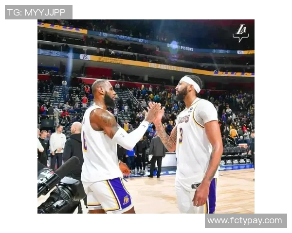 2014年7月30日火箭队与湖人队精彩对决回顾与赛后分析 2014年7月30日火箭队与湖人队精彩对决回顾与赛后分析