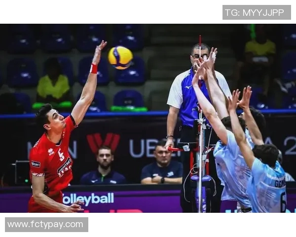 埃及男排与加拿大男排激战正酣谁能在国际赛场上笑到最后